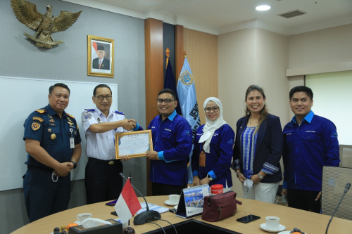 Kemenhub Lepas Pelayaran Perdana Trayek Tol Laut T-30 di Surabaya 