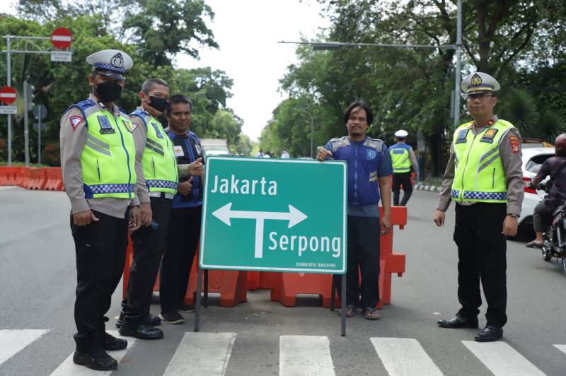 Persiapan Mudik Lebaran, Kota Tangerang Mulai Pasang Rambu Petunjuk Jalan