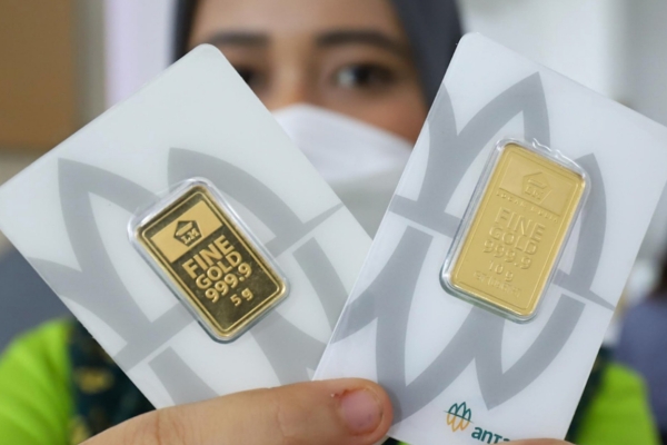 Harga Emas Antam Hari Ini Turun Rp11.000 Jadi Rp1.919.000 per Gram