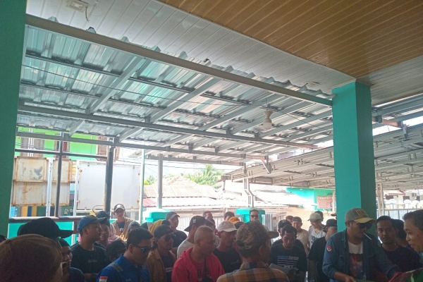 Minim Penyerapan Tenaga Kerja, Warga Suralaya Ngadu Ke Presiden