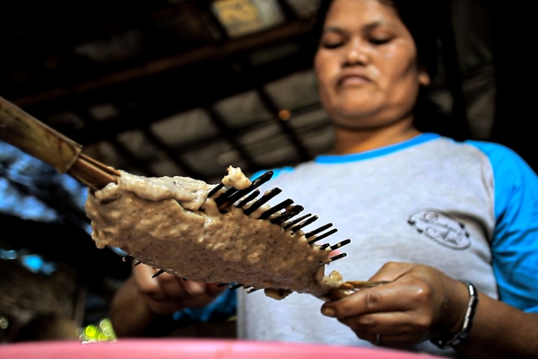 Proses Pembuatan Sate Bandeng, Makanan Favorit Kesultanan Banten
