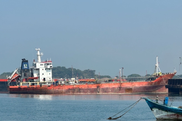 Selain MV Golden Pearl 9, MT Helmy Rejeki Juga Akan Ditutuh di Krakatau Shipyard