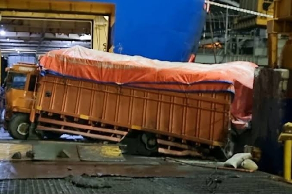 Standar Gaji Sopir Masuk Fokus Pemerintah Tangani Truk Obesitas