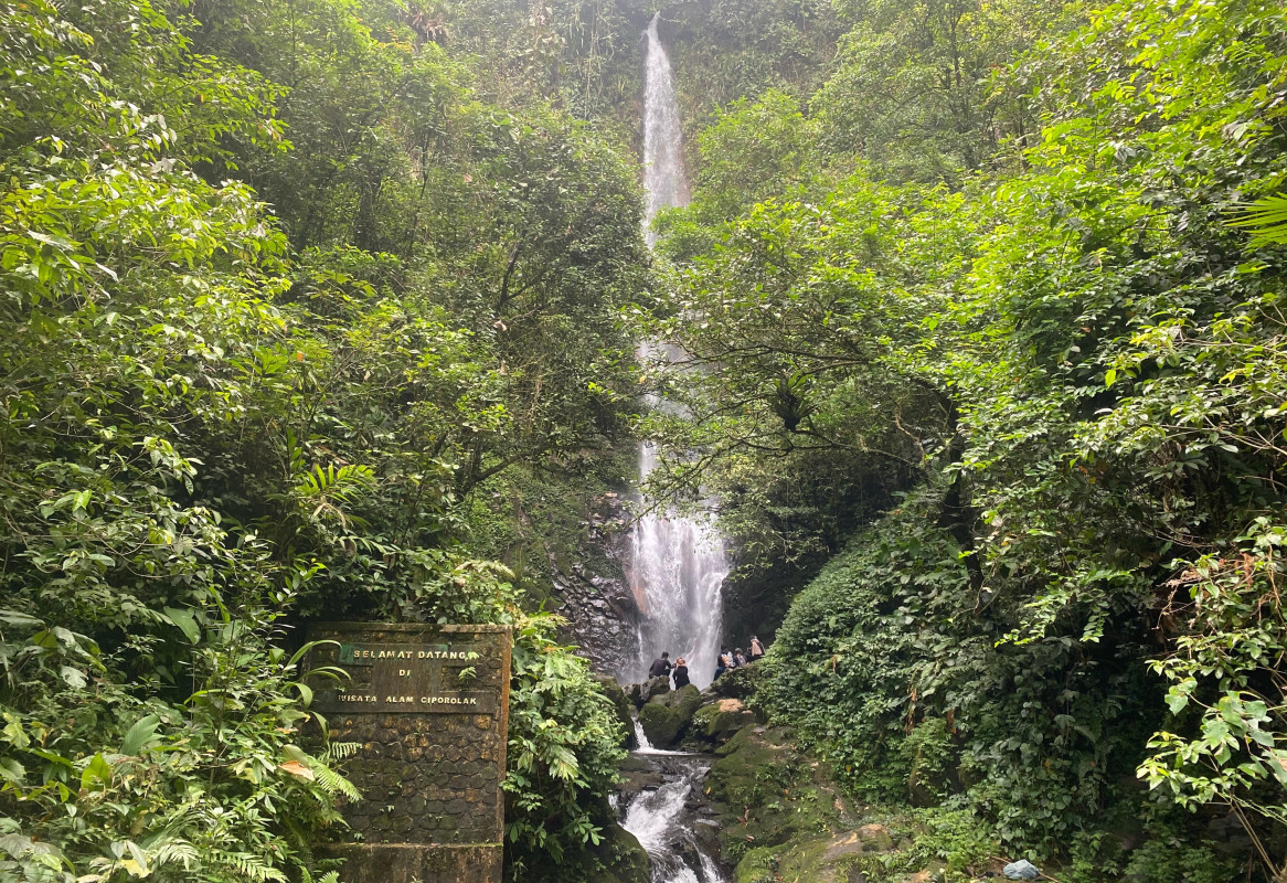Curug Ciporolak Permata Tersembunyi di Kawasan Gunung Halimun Salak