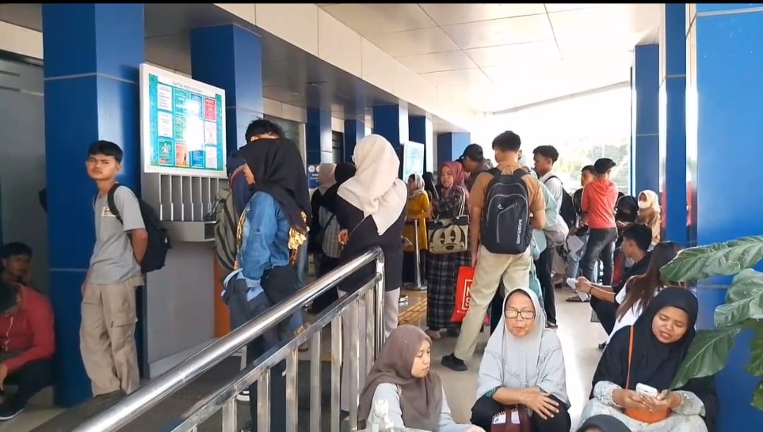 Kuota Antrean Disdukcapil Terbatas, Warga Pandegalng Dialihkan ke Mal Pelayanan Publik