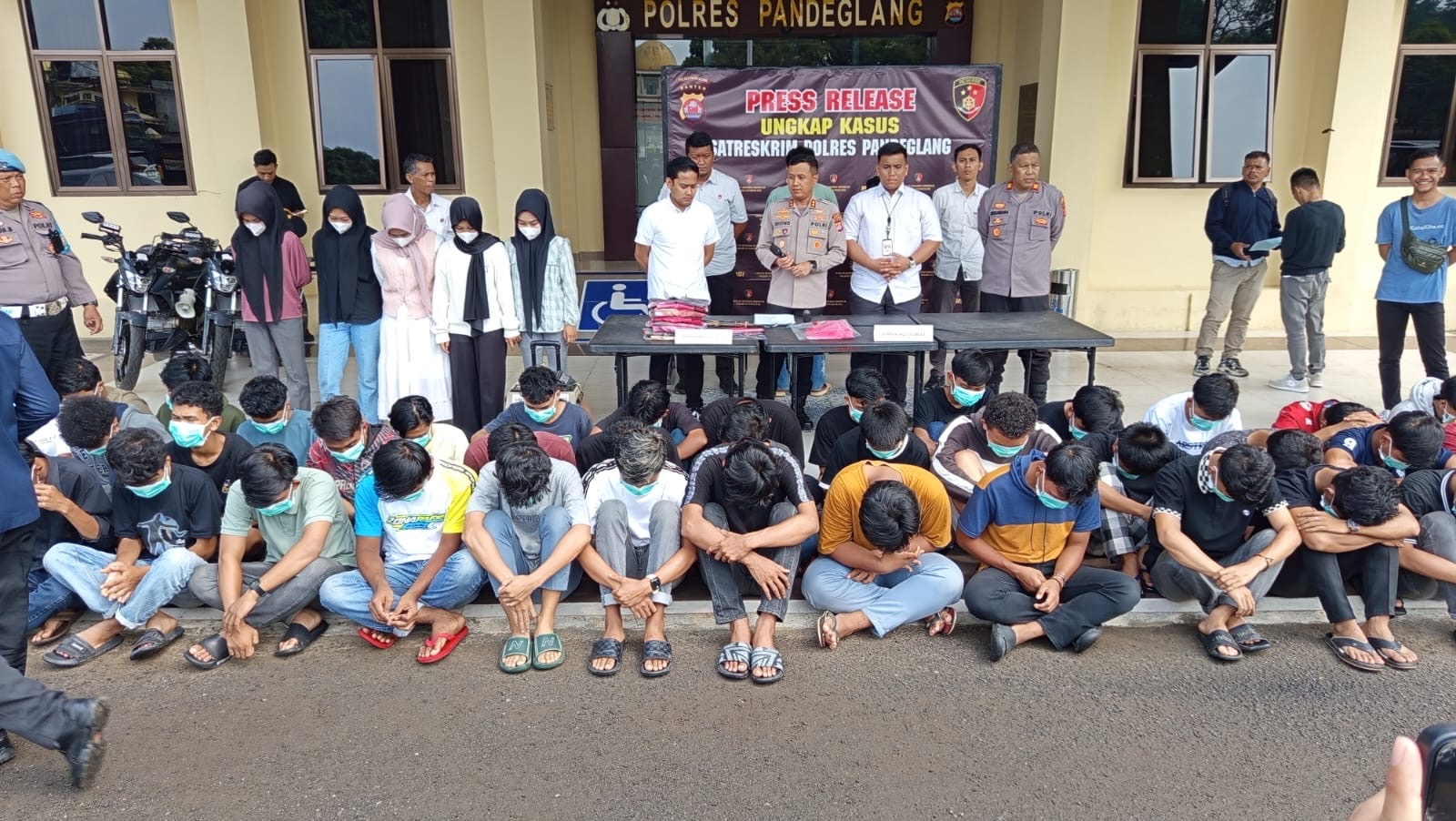 Polres Pandeglang Amankan 47 Pelajar Konvoi Kelulusan Bersenjata Tajam
