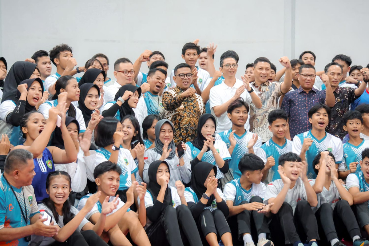 Tinjau Pemusatan Latihan Popnas 2025, Andra Soni Motivasi Atlet Pelajar Provinsi Banten