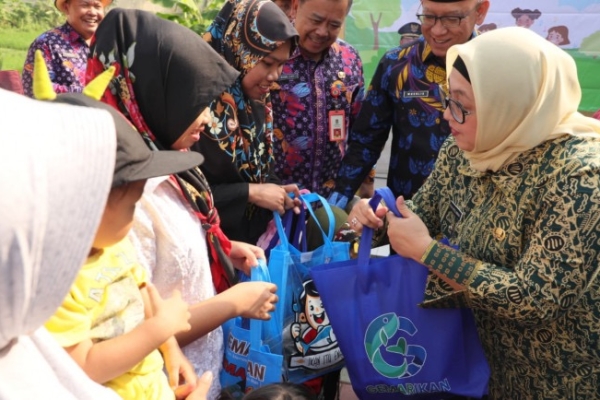 Cegah Stunting Pada Anak, Pemkab Tangerang Bagikan Bantuan Makanan