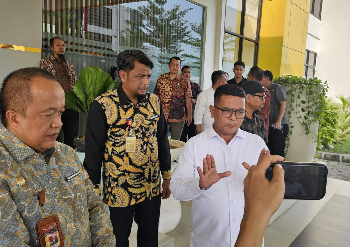 Andra Soni Tinjau Wawancara Lima Kandidat Calon Sekda Banten
