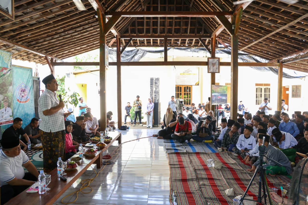 Jelang Hari Santri 2025, Wagub Bersih-Bersih di Pesantren