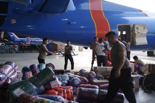 Polri Kirim Ribuan Paket dan Peralatan SAR untuk Korban Bencana Sumatera