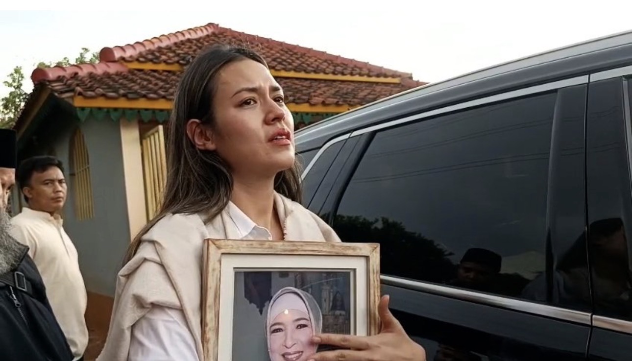 Ibunda Raisa Menangis Saat Dibuatkan dan Dinyanyikan 'Lagu Untukmu'
